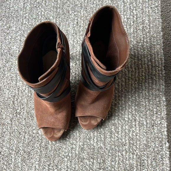 Gianni Bini suede open toe booties - Picture 1 of 6
